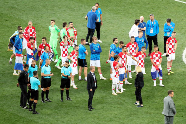 对佩德里以 对佩德里以